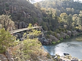 H&auml;ngebruecke am Ende der Cataract Gorge bei Laucneston